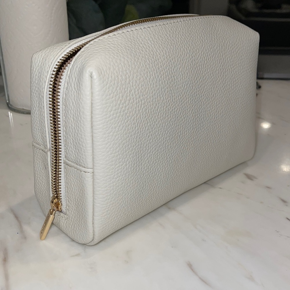 NWT! CUYANA white makeup bag vanity case set
